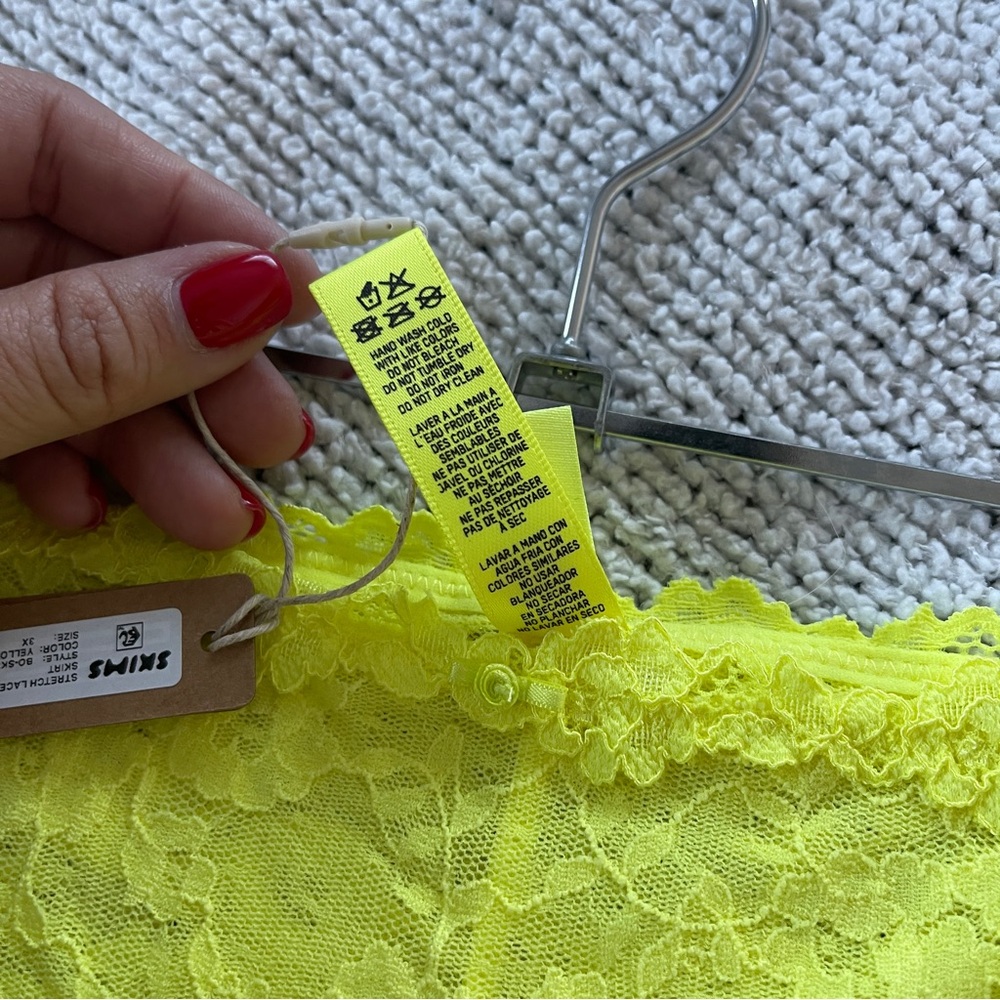 SKIMS Neon yellow stretch, lace, intimate skirt 3X NWT - Picture 3 of 8